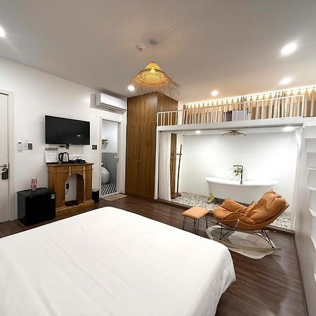 Pisces Hotel Hue Exterior photo